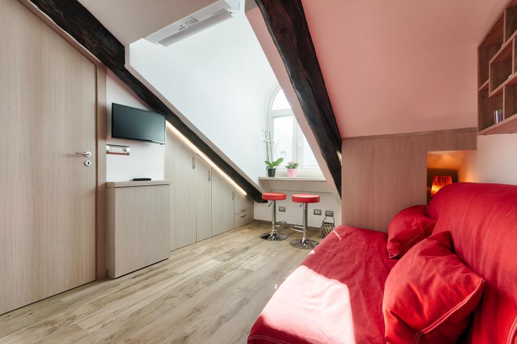 Multifunctional Stylish Studio Торино Екстериор снимка