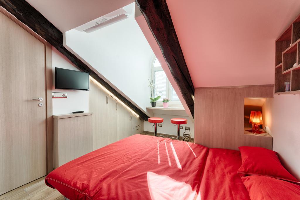 Multifunctional Stylish Studio Торино Екстериор снимка